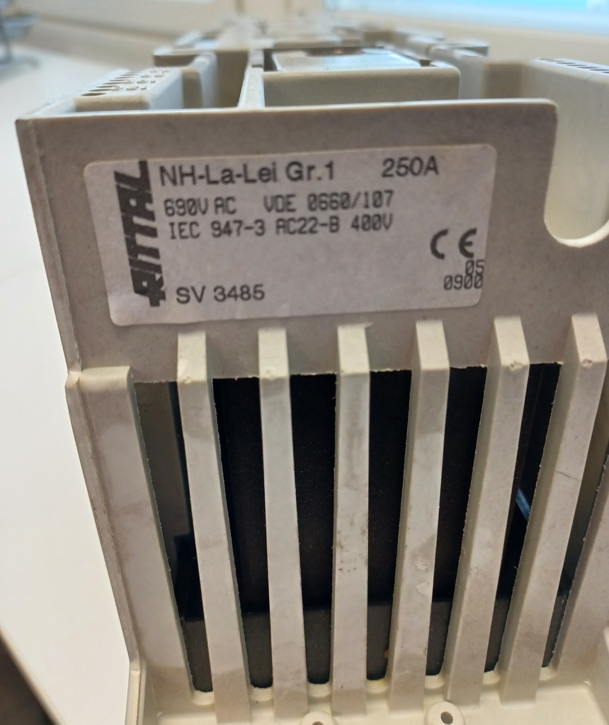 Jonovarokekytkin 250A Rittal