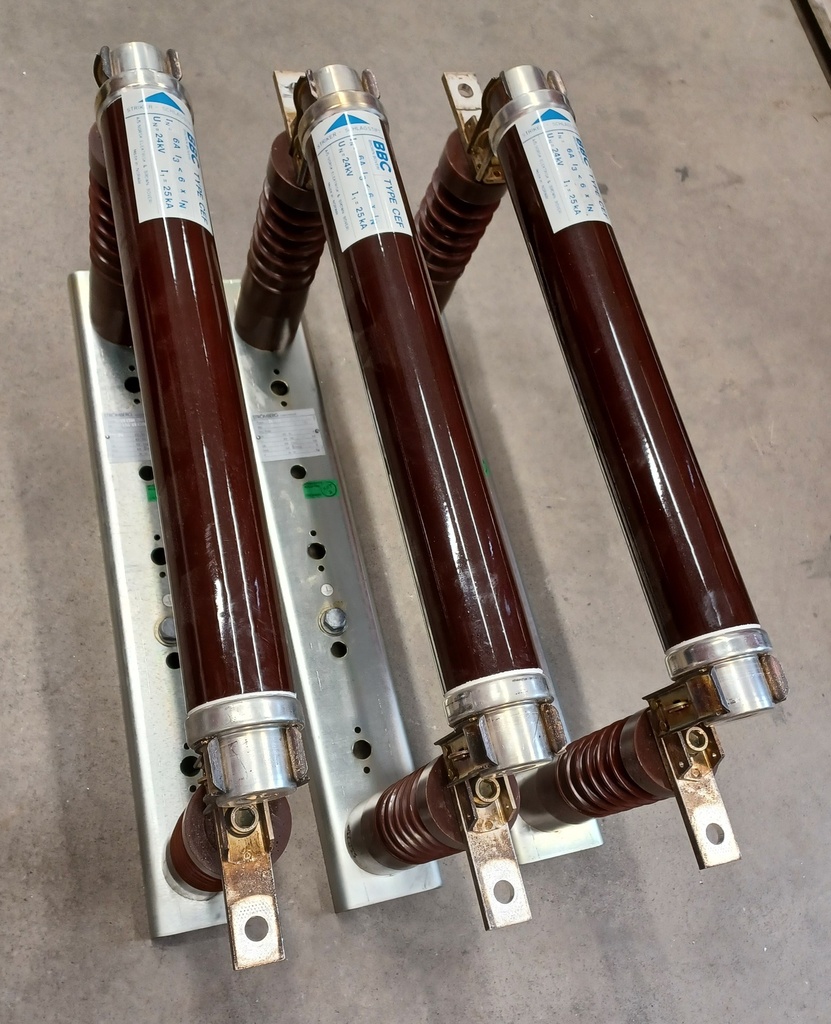 24 kV-6A BBC keskijännitesulake + pidikkeet