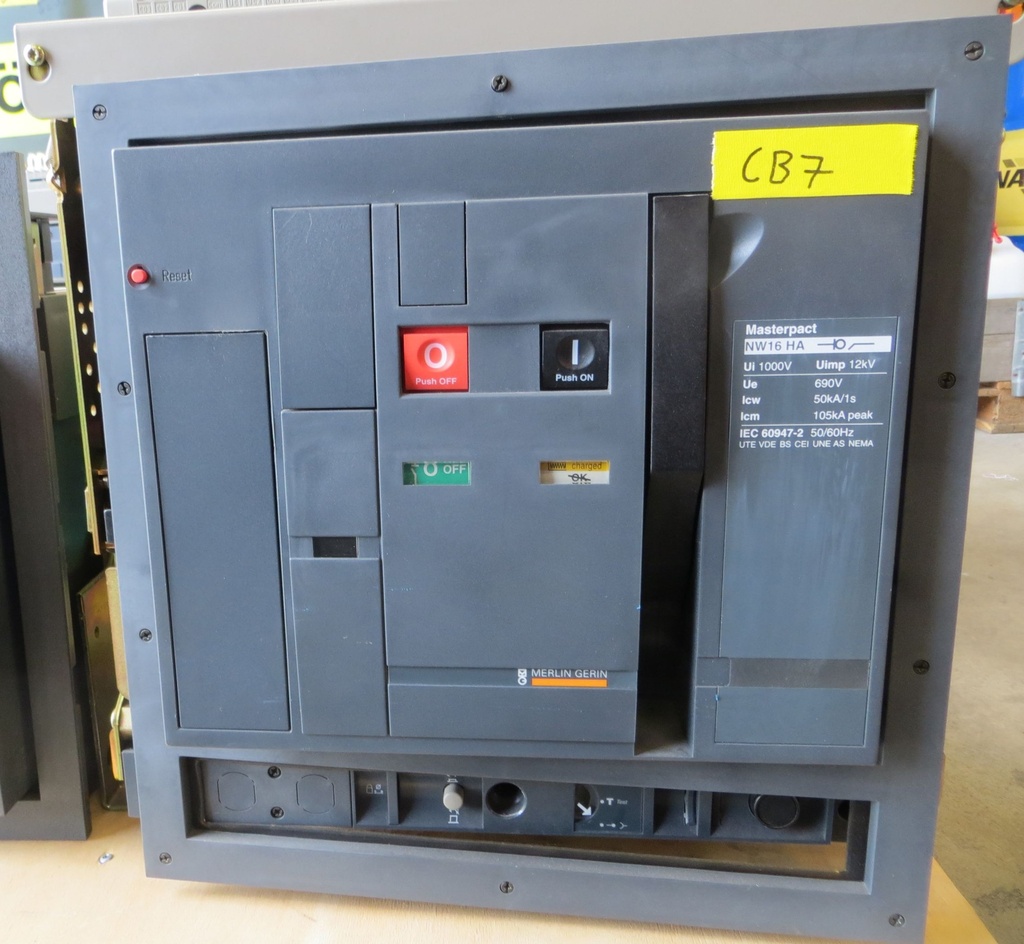 1600A MERLIN GERIN NW16 HA/ei relettä