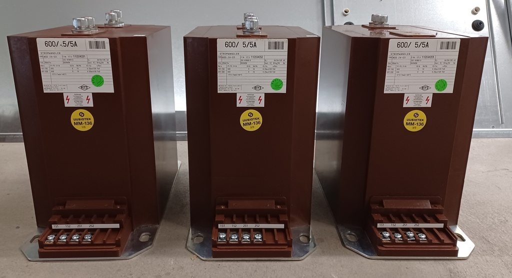 Current transformer Stromwandler ASS 24-03 600/5/5A 0.2S