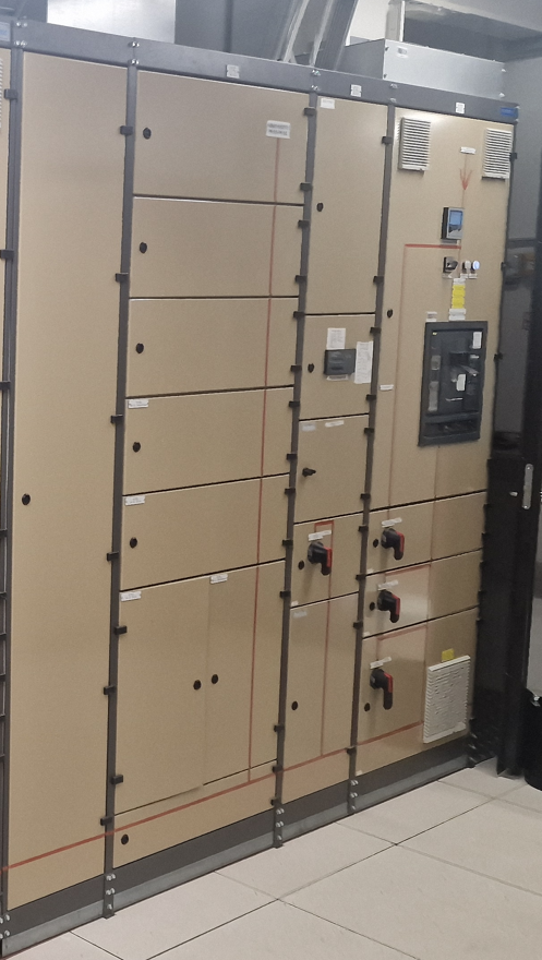 3200A 230_400V Icw 80kA Ipk 160 kA Norelco kentät 05-07