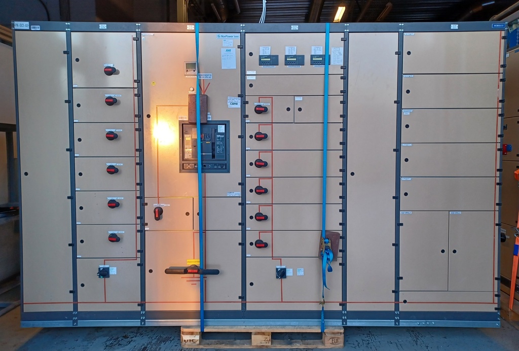 1600A 230_400V Icw 80kA Ipk 160 kA Norelco kentät 01-04